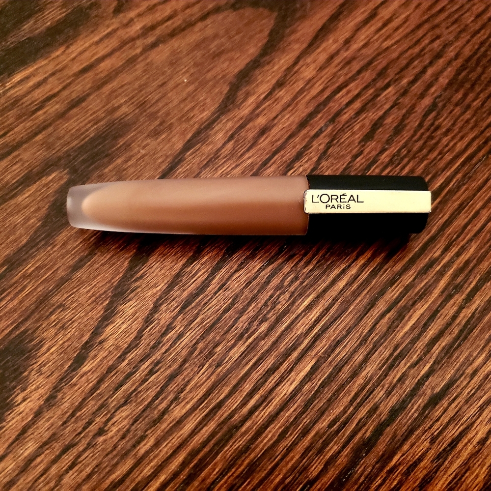 L'oreal Rouge Signature liquid lipstick